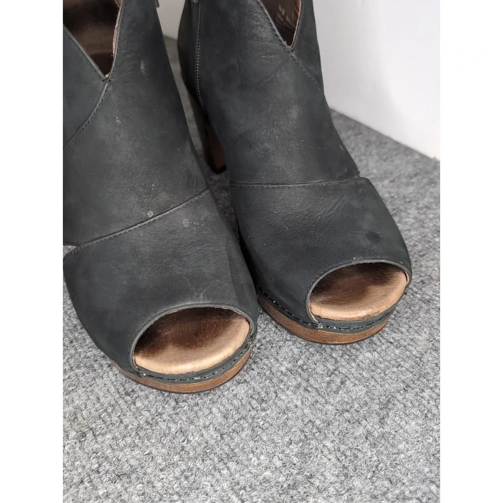 Dansko Delphina Bootie Sz 9 US / 39 Peep-Toe Platform Leather‎ Black Suede Heels - Picture 3 of 9